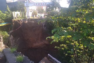 Breekkk! Jembatan Lembah Dieng Kota Malang Putus, Siap Makan Korban - JPNN.com Jatim