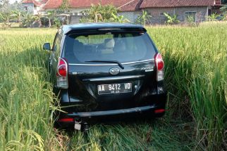 Mobil Hendi Tiba-Tiba Masuk Area Sawah, Bikin Kaget, Polisi Bilang Begini - JPNN.com Jogja