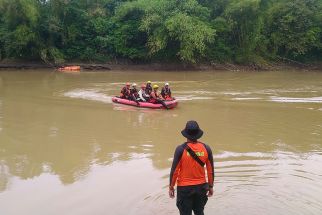 Pencarian Korban Tenggelam di Sungai Serayu, Jenazah Riski Terseret Arus 12 Kilometer - JPNN.com Jateng