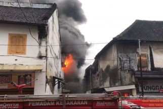 Kebakaran di Solo: Toko Batik Unggul Ludes Dilahap Api  - JPNN.com Jateng