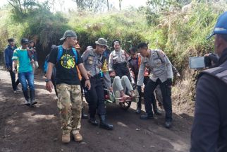 Sempat Hilang Seharian, Pendaki Kawah Ijen Ditemukan Lemas di Dasar Jurang - JPNN.com Jatim