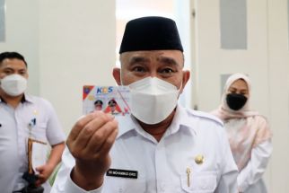Wali Kota Depok Berikan Bansos KDS Bidik Manis Rp 15 Juta per Mahasiswa - JPNN.com Jabar