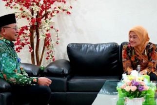 Menaker Ida Motivasi Anak Buahnya di Sultra, Semangat Berprestasi - JPNN.com Sultra