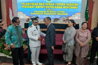 Martinus Dahlan Resmi Jadi Pj Bupati Mentawai, Amanah Ini Harus Diembannya - JPNN.com Sumbar