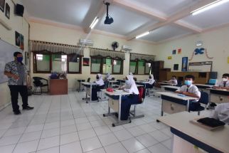 Komisi D Minta Pemkot Depok Bangun Sekolah Negeri di Setiap Kelurahan - JPNN.com Jabar