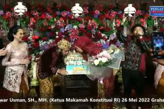 Kado Terindah Ketua MK untuk Adik Jokowi, Acara Pernikahan Seketika Pecah - JPNN.com Jateng