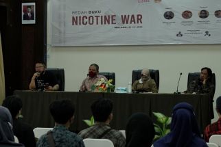 Siasat Farmasi & Kampanye Antinikotin Tembakau, Begini Kata Akademisi Hingga Budayawan - JPNN.com Jatim