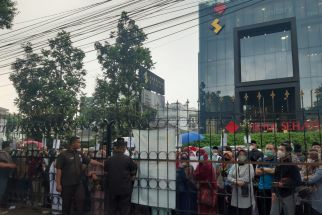 Lihat, Antusiasme Warga Berbondong-bondong Datang ke Gedung Pakuan - JPNN.com Jabar