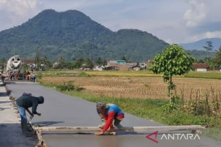 Permudah Akses Warga Menuju Tol, Pemkab Garut Bangun Jalan Sepanjang 7 Kilometer - JPNN.com Jabar