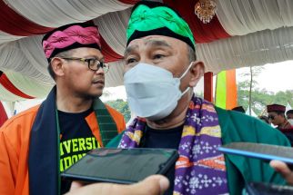 Lewat Pantun Jenaka, Idris Jawab Kritik Tajam Soal Bergabungnya Depok Dengan Jakarta - JPNN.com Jabar