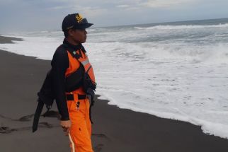 Korban Terbawa Arus di Pantai Congot Belum Ditemukan, Pencarian Dihentikan - JPNN.com Jogja