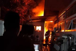 Gudang Puskesmas Tanah Kali Kedinding Kebakaran, Ada Ledakan - JPNN.com Jatim