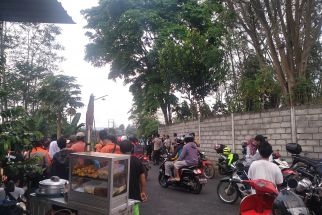 Keberadaan Pemiliknya Masih Misterius, Motor di Jembatan Lowokdoro yang Viral Dipindah - JPNN.com Jatim