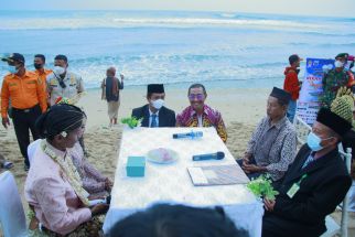 Hanya Ada di Jogja, Menikah di Pantai dengan Mahar Lobster Goreng - JPNN.com Jogja