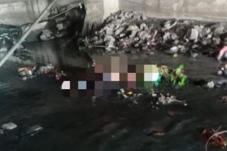 Mayat Laki-Laki Mengapung di Sungai Bikin Geger Warga, Jalanan di Kenjeran Macet - JPNN.com Jatim