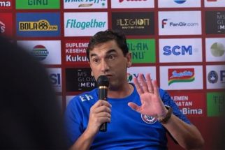 Milo Tuding Pelatih Arema FC Bermain 'Parkir Bus', Almeida Beri Respons Menohok - JPNN.com Jatim