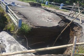4 Bulan Tak Kunjung Diperbaiki, Kondisi Jembatan Alternatif di Malang Membahayakan - JPNN.com Jatim