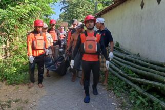 Mbah Tiani Hilang Terseret Arus di Sungai Karangrejo, Kondisinya Nahas, Kasihan - JPNN.com Jatim