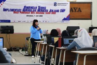 Herlina Sosialisasikan Kurikulum Merdeka di SMPN 1 Surabaya, Seperti Ini - JPNN.com Jatim