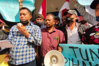Geruduk & Segel Kantor ACT Jatim, Massa Demo Sampaikan 4 Tuntutan - JPNN.com Jatim