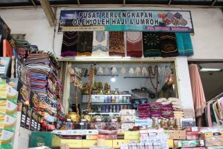 Geliat Toko Oleh-oleh Haji dan Umrah di Pasar Baru Bandung - JPNN.com Jabar