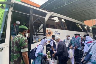 Kloter 1 Tiba di Surabaya, Seluruh Jemaah Haji Dites Covid-19 - JPNN.com Jatim