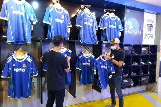 Corak Khas Kota Bandung Hiasi Jersey Terbaru Persib Bandung - JPNN.com Jabar