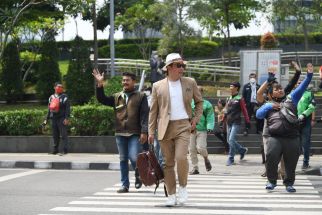 Bak Model Profesional, Lihat Gaya Ridwan Kamil Catwalk di SCBD - JPNN.com Jabar