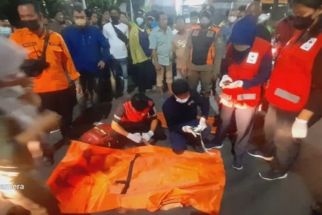 Kakek Sunarto Terjatuh dari Motor di Depan Makam Rangkah, Tewas Seketika, Innalillahi - JPNN.com Jatim