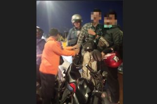 Pria Nyaris Loncat dari Atas Jembatan Mayangkara Surabaya, Astaga! - JPNN.com Jatim