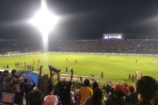 Arema FC Pecundangi PSIS Semarang 2-1 Lewat Gol Bola Mati - JPNN.com Jatim