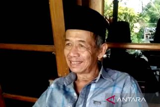 Menjelang Pencoblosan, Budayawan Ahmad Tohari Ajak Masyarakat Menjaga Kerukunan - JPNN.com Jateng