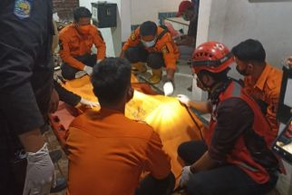 Tengah Malam, Pria Asal Banjarmasin Ditemukan Tewas di Toilet Masjid Al Karomah Surabaya - JPNN.com Jatim