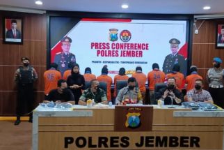 9 Orang Ditetapkan Sebagai Tersangka Pembakaran Rumah di Jember, Terancam Pasal Berlapis - JPNN.com Jatim