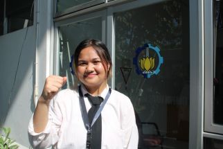 Sosok Hasna, Mahasiswa ITS Termuda 2022 yang Masih Berumur 15 Tahun - JPNN.com Jatim