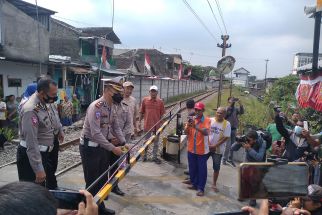 Antisipasi Kecelakaan Kereta Api, Polantas Polresta Malang Kota Pasang Sirene & Rotator - JPNN.com Jatim