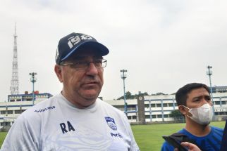 Robert Alberts Sampaikan Salam Perpisahan untuk Persib Bandung - JPNN.com Jabar
