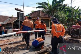 Daop 9 Jember Tutup 24 Perlintasan Liar Sepanjang Stasiun Bangil Hingga Ketapang, Ternyata - JPNN.com Jatim