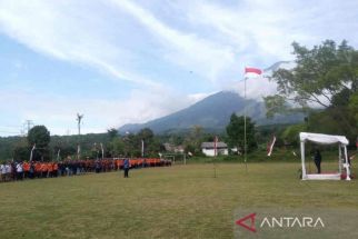 Dari Gunung Ciremai, Begini Pesan Kemerdekaan Menteri LHK Siti Nurbaya - JPNN.com Jabar