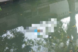Mayat Pria Mengapung di Sungai Pegirian, Belum Diketahui Penyebabnya - JPNN.com Jatim