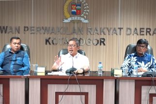 Tak Diupah Sejak 2016 Puluhan Karyawan Perumda Trans Pakuan Curhat ke Dewan - JPNN.com Jabar