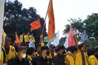 BEM UI: Seribu Hari Kerja Rektor Ari Kuncoro Hanya Fokus Memperkaya Diri - JPNN.com Jabar