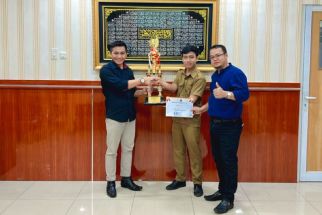 Mahasiswa PBSI Unissula Sabet Juara 1 Lomba Baca Puisi Peksimida, Siap Jadi Wakil Jateng - JPNN.com Jateng