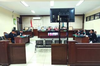 Korupsi DLH Situbondo, Kepala Dinas Cs Mulai Jalani Sidang Perdana - JPNN.com Jatim