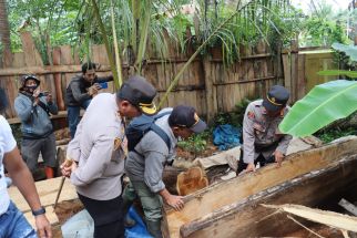 Tengah Malam 3 Warga Pasirian Bikin Gaduh di Hutan, Rasakan Akibatnya - JPNN.com Jatim