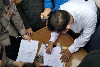 Sempat Menemui Jalan Buntu, Demo Mahasiswa Solo Berakhir Begini - JPNN.com Jateng