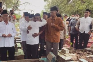 Temui Keluarga Almarhum Santri, Pimpinan Pondok Gontor Tak Bahas Perkara Pidana - JPNN.com Jatim