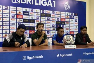 Pelatih Persib Puji Adik Gian Zola dalam Laga Kontra Arema FC - JPNN.com Jatim