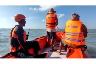 Hilang Sejak Minggu, Nelayan Asal Surabaya Ditemukan di Madura - JPNN.com Jatim