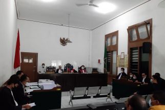 Kasus Suap BPK Jabar, Ade Yasin Dituntut 3 Tahun Penjara - JPNN.com Jabar